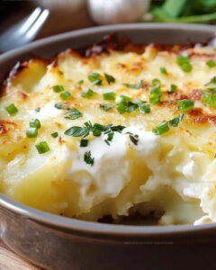 Garlic Sour Cream Potato Casserole Recipe
